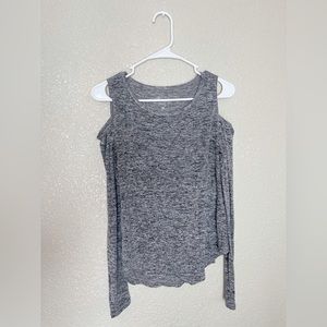 Hollister Shoulder Cut-out Long Sleeved Shirt Gray. Size XS